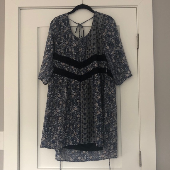 Dress - Picture 2 of 5